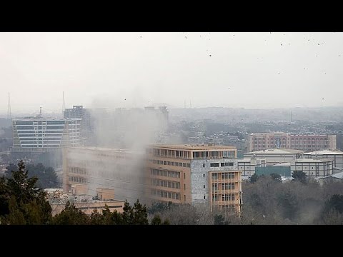 شاهد قتلى وجرحى في هجوم على مستشفى عسكري في كابول