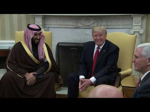 لحظة لقاء الرئيس الأميركي مع ولي ولي العهد السعودي