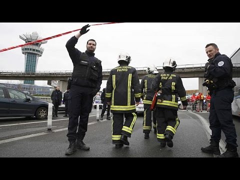 مهاجم مطار أورلي معروف لدى أجهزة الشرطة الفرنسية