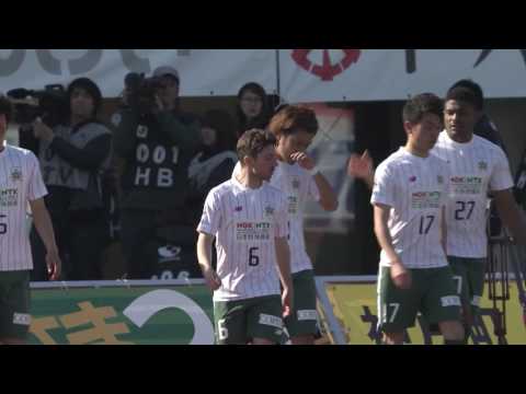 شاهد فريق ياباني يغير قميص اللاعبين بين شوطى المباراة