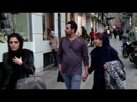 شاهد الطلاق يقود آلاف الإيرانيين إلى السجن بسبب المهر