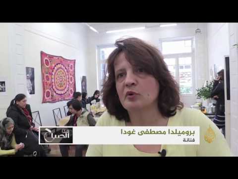 شاهد لاجئون في اليونان يستأنفون حياتهم بالرياضة والفنون