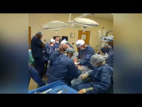 صاحب أول عملية زرع يدين في بريطانيا يكتب خطاب شكر