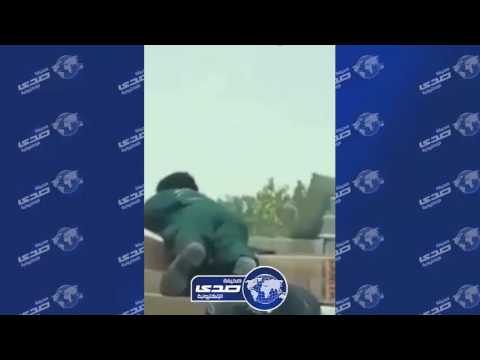 شاهد معاملة غير آدمية لعامل في السعودية تثير ضجة على مواقع التواصل