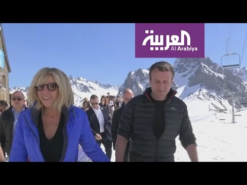 مرشح الرئاسة الفرنسية يتزوج معلمته
