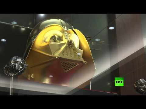 بالفيديو  صاغة من اليابان يبيعون قناع دارث فيدر بمبلغ 14 مليون دولار