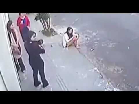 شاهد أغرب سرقة ستراها في حياتك