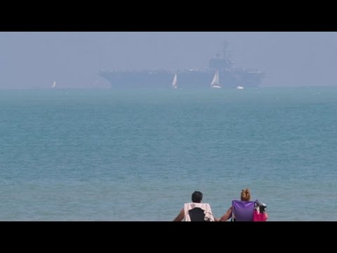 حاملة طائرات أميركية ترسو قبالة ميناء حيفا