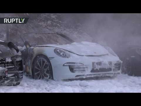 إحراق سيارات رياضية قبل انعقاد قمة العشرين