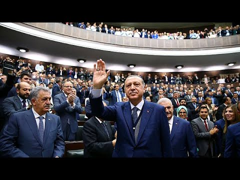 شاهد البرلمان الأوروبي يطلب تجميد مفاوضات انضمام تركيا إلى الاتحاد