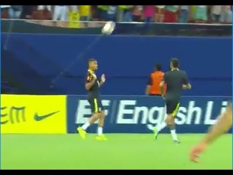 شاهد نيمار وخيسوس والكرة لم تنزل على الأرض