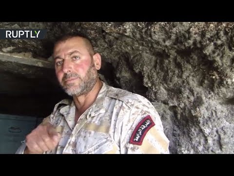 شاهد عناصر من الفرقة الرابعة في الجيش السوري تكشف مخازن داعش في عقيربات