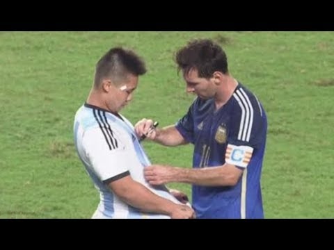 شاهد لقطة تبرز تواضع ميسي