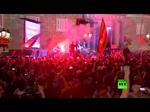 ألعاب نارية في برشلونة احتفالًا بإعلان الاستقلال