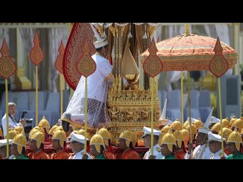 رماد جثمان ملك تايلاند يعود للقصر