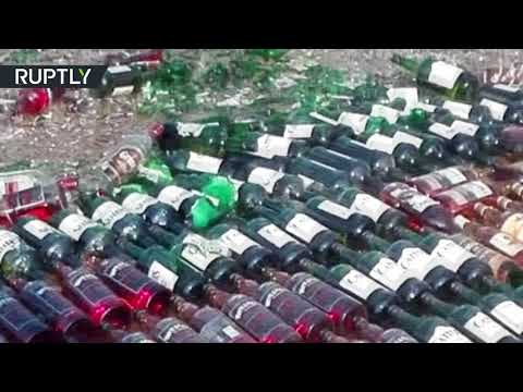 تدمير كميات كبيرة من المخدرات والخمور في باكستان