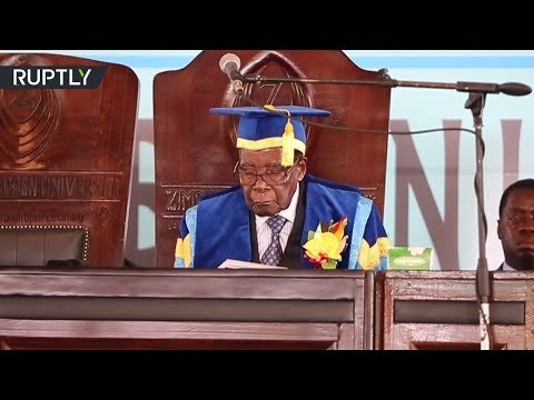 شاهد  موغابي يظهر إلى العلن للمرة الأولى منذ سيطرة الجيش على الحكم