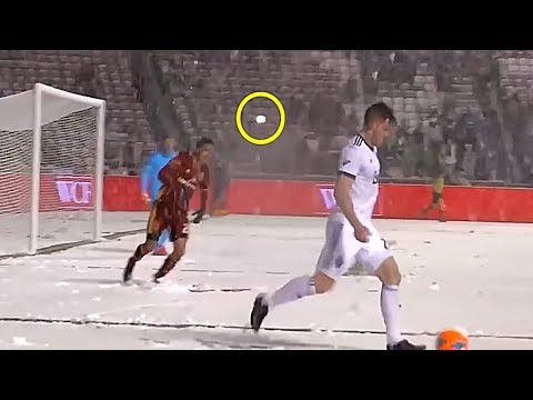 كوميديا الساحرة المستديرة تخطف الأنظار