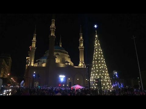 بيروت تضيء شجرة الميلاد تحية إلى القدس