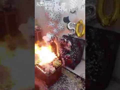 شاهد عيد ميلاد في إيران يتحول إلى حريق
