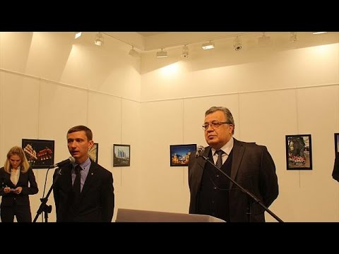 شاهد لحظة مقتل السفير الروسي في تركيا عام 2016