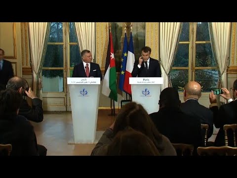 شاهد ماكرون يستقبل محمود عباس الجمعة