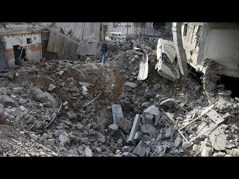 شاهد الجيش السوري يكسر الحصار على قاعدة إدارة المركبات العسكرية