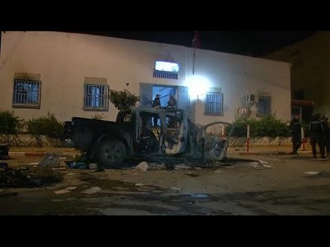 مجهولون يحرقون سيناغوغ في جربة