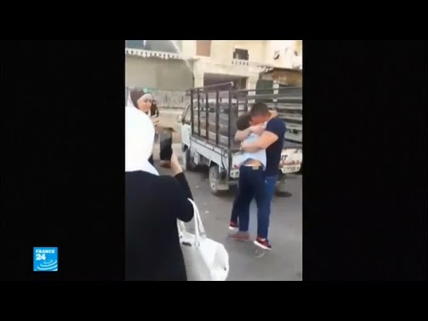 لاجئون سوريون يعودون إلى الوطن