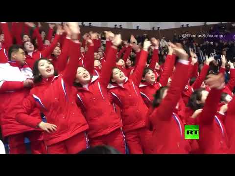 مشجعات كوريا الشمالية الفاتنات يبهرن العالم
