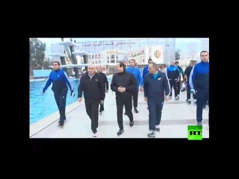 الرئيس السيسي يُفاجئ طلاب الكلية الحربية في مصر