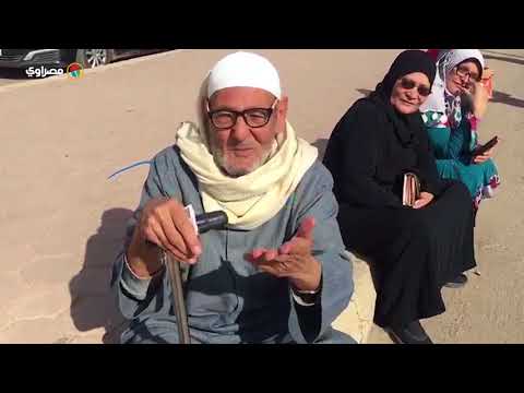 شاهد عجوز يطالب بأن يكتبوا اسم السيسي بدمه