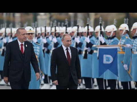 بوتين يتحدّث لحرس الشرف التركي بلغتهم