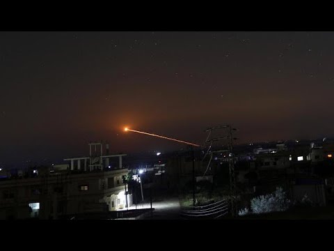 شاهد لحظة استهداف الطيران الإسرائيلي لمواقع في
