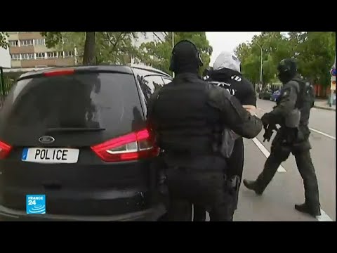 التحقيق مستمر لكشف علاقات منفذ عملية الطعن في باريس