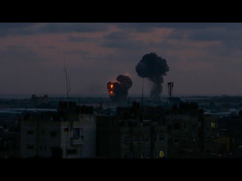 الجيش الإسرائيلي يقصف عشرات المواقع في غزة