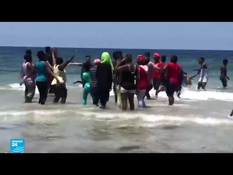 شاهد  تنظيم رحلة ترفيهية ل 100 فرد من نزلاء مركز الهجرة في ليبيا