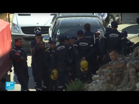 مقتل ثلاثة متطرفين وأربعة من الأمن
