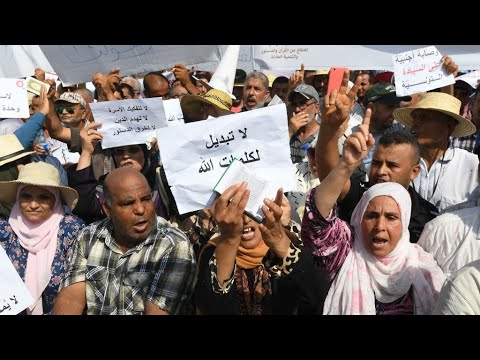 آلاف التونسيين يتظاهرون ضد إصلاحات لجنة رئاسية تقترح المساواة في الإرث