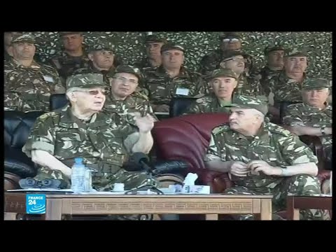 شاهد تعيين حميد بومعيزة قائدًا جديدًا للقوات الجوية الجزائرية