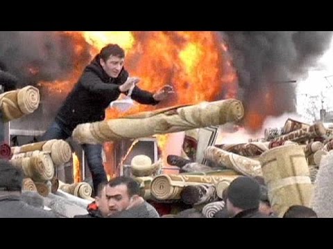 شاهد حريق كبير في مركز تجاري في قازان
