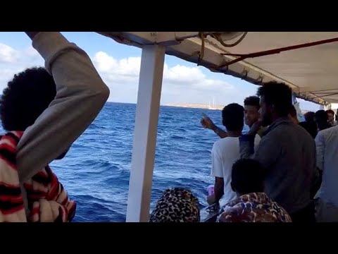شاهد 6 دول أوروبية توافق على استضافة مهاجرين عالقين على سفينة الإنقاذ أوبن أرمز