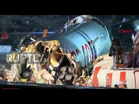 شاهد مباشر من مكان تحطم الطائرة التركية في اسطنبول