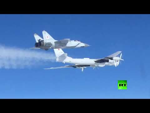 طائرتا تو142 تحلقان برفقة مقاتلات فوق المحيط الهادئ والقطب الشمالي