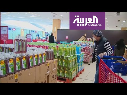 إقبال كبير في مصر على شراء المطهرات ومواد التعقيم