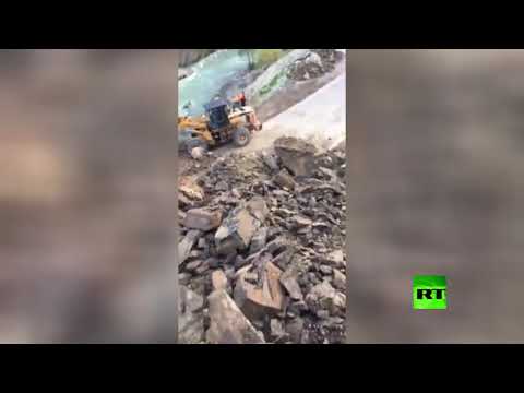 شاهد انهيار جبلي في إيران