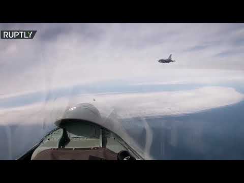 مقاتلات سو27 الروسية ترافق اف16 فوق بحر البلطيق