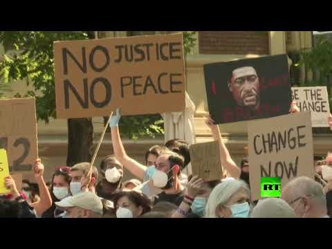 شاهد مظاهرة أمام السفارة الأميركية في العاصمة الإسبانية مدريد