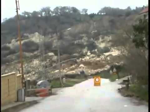 جبل يسير مثل النهر ويثير ذعر المواطنين بالفيديو