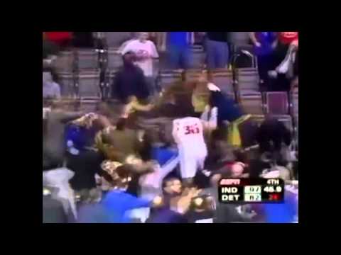 فيديو أبرز مشاجرات الملاعب الكروية في العالم